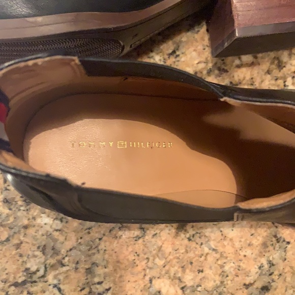 Cute Tommy Hilfiger black booties! - Picture 4 of 4